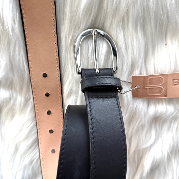 Brave Leather Accessories - 🇨🇦 Brave Leather Collection- HAISLEY smooth Black - Silver